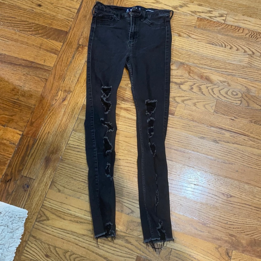 Hollister High Rise Super Skinny ripped jeans